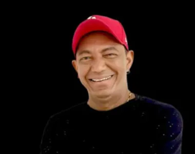 Cantor Fábio está à frente do grupo