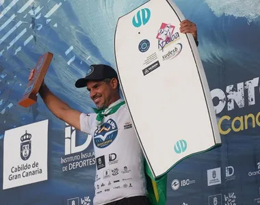 Uri Valadão, campeão mundial de bodyboarding