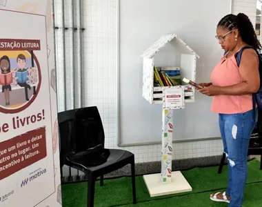 Livros ficam à disposição para a leitura