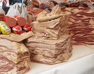 Carne de sertão é utilizada nas feijoadas, cuscuz, sobe-desce, entre outros pratos típicos