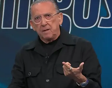 Galvão Bueno ficou internado por uma semana