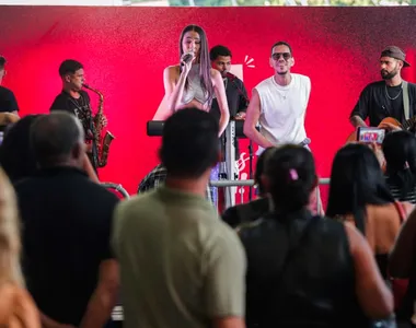 Júlly Assis e Lucas Lírio comandam Grupo Arrocha