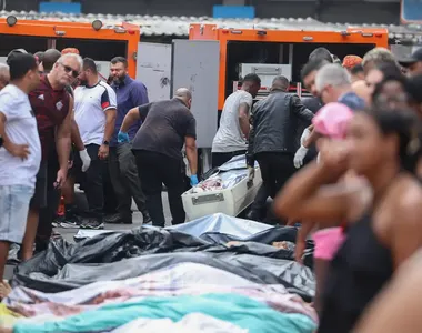 Corpos aparecem em praça da Penha após confronto violento