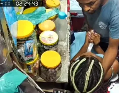 Mulher foi surpreendida pelo suspeito