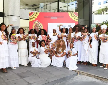 As 15 finalistas do concurso 45ª Noite de Beleza Negra, além da Deusa do Ébano 2025, Lorena Bispo