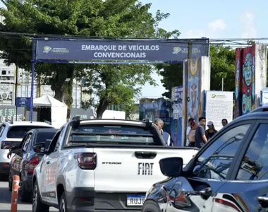 Briga foi registrada na fila do ferry