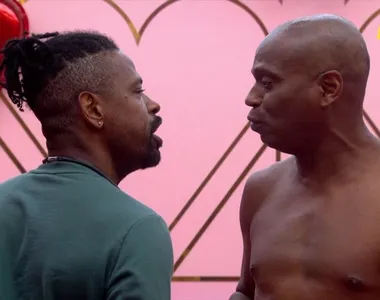 Leandro e Edílson durante a confusão