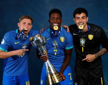 Dell, Ruan Pablo e Arthur Jampa, jogadores do Bahia e da Seleção Brasileira