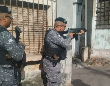 Polícia Militar reforça policiamento em bairros ameaçados por toque de recolher do BDM