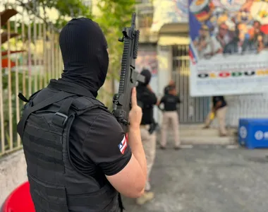 Equipes começou a operação nas primeiras horas da manhã