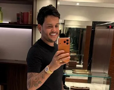 Thiago estava fazendo marketing para seu novo clipe