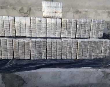 Carroceria da carreta estava lotada de droga