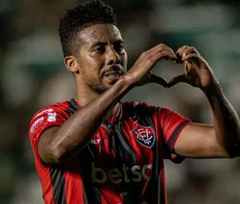 Imagem ilustrativa da imagem Willian Oliveira coloca o Vitória 'no pau' e cobra valor milionário