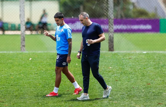 Imagem ilustrativa da imagem Bahia paga valor milionário e contrata Nestor em definitivo