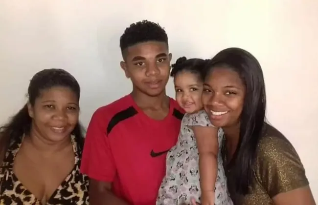 Imagem ilustrativa da imagem Mãe de Davi e Raquel Brito desabafa sobre batalhas da vida familiar