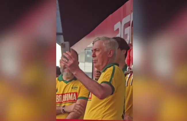 Imagem ilustrativa da imagem O pai chegou! Carlo Ancelotti estreia no Carnaval de Salvador