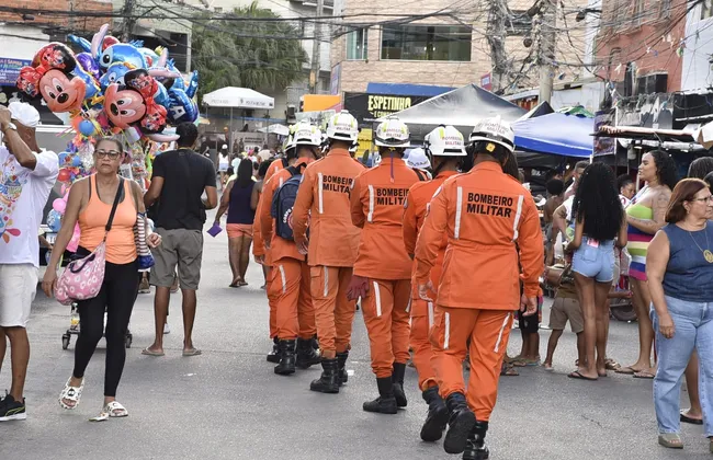Imagem ilustrativa da imagem Que calor é esse? Mal-estar pelo calor lidera ocorrências no Carnaval