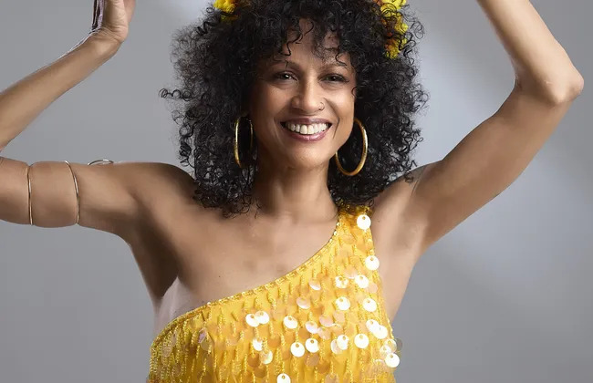 Imagem ilustrativa da imagem Simone Moreno lança EP com releituras de seus sucessos em samba-reggae