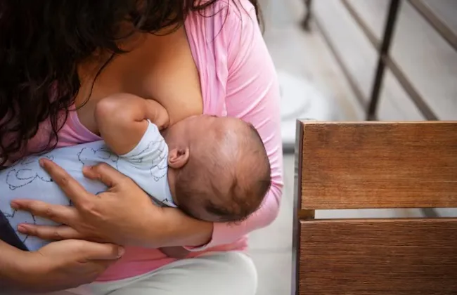 Imagem ilustrativa da imagem Três peitos? Mulher desenvolve órgão adicional após gravidez