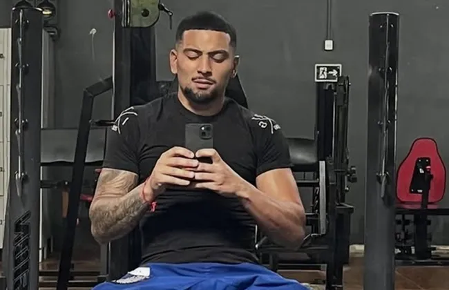 Imagem ilustrativa da imagem Zagueiro contratado pelo Galícia, preso por estupro, ganha liberdade