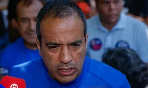 Bruno Reis vota em Salvador e demonstra confiança no 1º turno