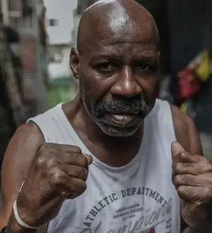 Imagem ilustrativa da imagem Hollyfield é preso por suspeita de meter a porrada na sobrinha