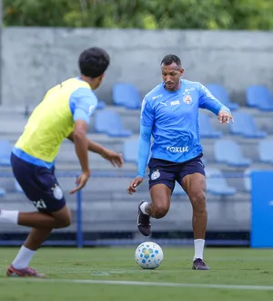 Imagem ilustrativa da imagem Bahia consegue efeito suspensivo e David Duarte enfrenta o Flamengo