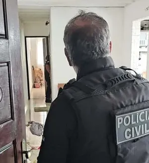 Imagem ilustrativa da imagem “Bebê Rena” baiana? mulher é presa por perseguir jovem no interior