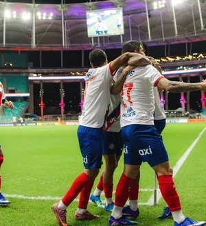 Imagem ilustrativa da imagem Com show de Everaldo, Bahia vence o Athletico-PR