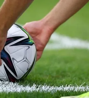 Imagem ilustrativa da imagem Domingo de eleição tem futebol: confira os jogos deste domingo (4)