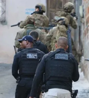 Imagem ilustrativa da imagem Ex-PM reage à ordem de prisão e morre durante troca de tiros na Pituba