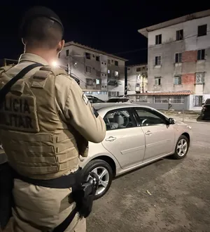 Imagem ilustrativa da imagem Paredões caem na mão da PM durante festa em bairros de Salvador