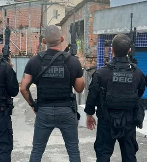 Imagem ilustrativa da imagem Investigados por sequestro em shopping de Salvador morrem em confronto