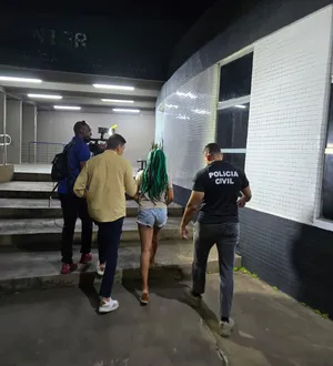 Imagem ilustrativa da imagem Roubos no metrô: quem é a jovem presa e como agia em Salvador