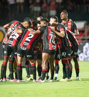 Imagem ilustrativa da imagem Vitória perde dupla importante para duelo contra Chapecoense