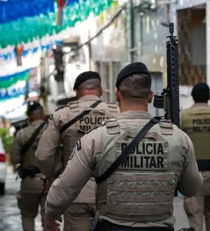 Imagem ilustrativa da imagem PM liberta quatro reféns após fuga de homens armados em Lauro de Freitas
