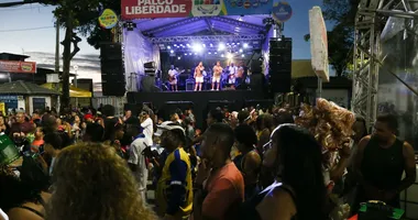 Imagem ilustrativa da imagem Dupla baiana une sertanejo e arrocha durante show na Liberdade