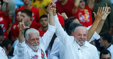 Imagem ilustrativa da imagem AtlasIntel/A TARDE: Lula dispara sobre Flávio Bolsonaro na Bahia