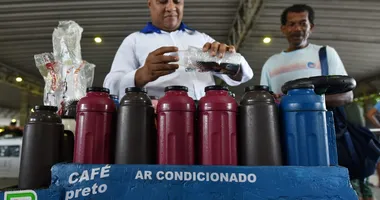 Imagem ilustrativa da imagem Café nosso de cada dia dá energia e sustento para a galera da correria