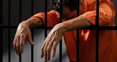 Imagem ilustrativa da imagem Entenda como facções comandam crimes em Salvador de dentro da prisão