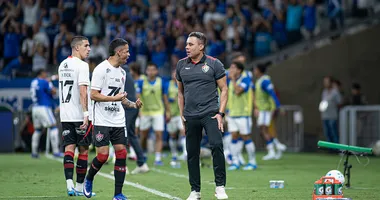 Imagem ilustrativa da imagem Chapecoense x Vitória: onde assistir, escalações e outras informações