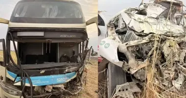 Imagem ilustrativa da imagem Colisão entre ônibus e carro funerário deixa dois mortos na Bahia