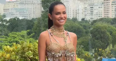 Imagem ilustrativa da imagem Com gritos de “ei, Sarah, vai tomar no **”, fãs constrangem Juliette