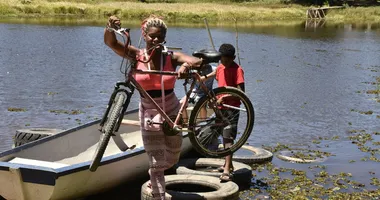 Imagem ilustrativa da imagem De bike, barco e ônibus: a rotina de quem vive sem carro em Salvador