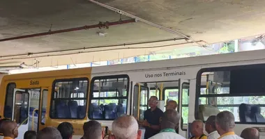 Imagem ilustrativa da imagem De garrafada a martelada: rodoviários viram alvos constantes na Bahia