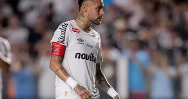 Imagem ilustrativa da imagem Neymar toma bronca de amiga pela expressão "acordou de chico"