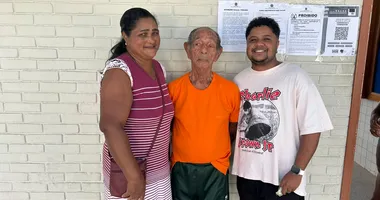 Imagem ilustrativa da imagem Voto vira prova de vida do INSS e leva idosos às urnas na Bahia