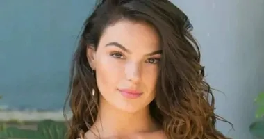 Imagem ilustrativa da imagem Isis Valverde chama atenção da web ao postar foto com biquíni