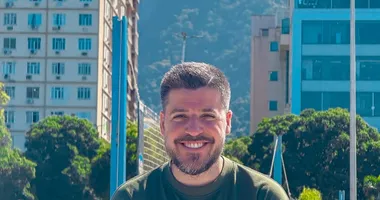 Imagem ilustrativa da imagem Influencer é flagrado por leitura labial detonando blogueiros baianos