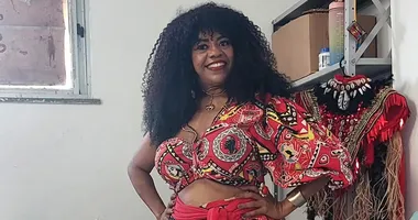 Imagem ilustrativa da imagem Karina Nerys, cantora do Malê Debalê, morre aos 54 anos em Salvador